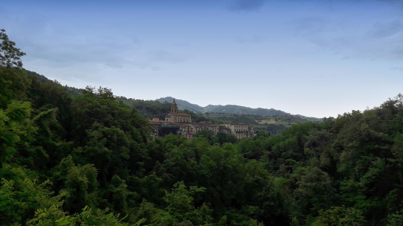 Azienda Agrituristica Colle San Giorgio Castiglione Messer Raimondo Екстер'єр фото
